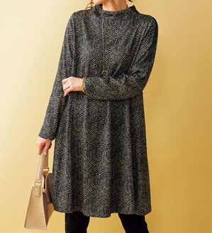 BELLUNA（ベルーナ）の「裏起毛ヘリンボーン柄ライン配色使いチュニック（チュニックワンピース）」｜モノトーン系
