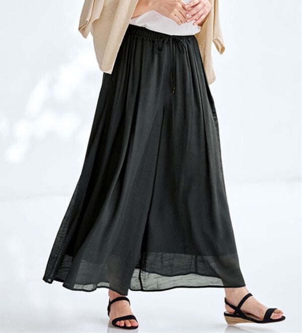 BELLUNA（ベルーナ）の「スカート見えシアーワイドスカーチョ（フルレングスパンツ）」｜黒