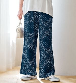 BELLUNA（ベルーナ）の「楊柳サラサラ素材プリントイージーパンツ（フルレングスパンツ）」｜ペイズリー柄ネイビー