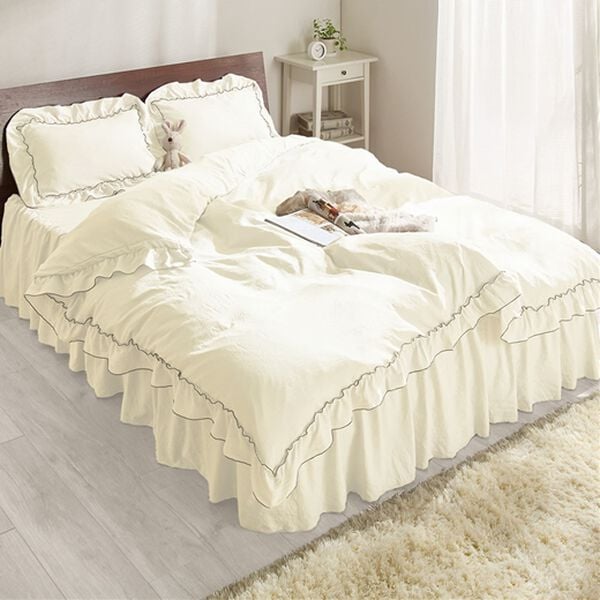 iellio（イエリオ）の「大人かわいいダブルフリル付布団カバーリング＜掛け布団カバー・ボックスシーツ・枕カバー・ずれにくい・オールシーズン・淡色＞（敷布団カバー・シーツ）」｜アイボリー