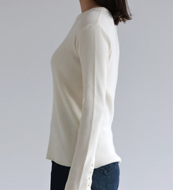 Pierrot（ピエロ）の「【選べるネック】もっちり袖パールニット（ニット・セーター）」｜詳細画像