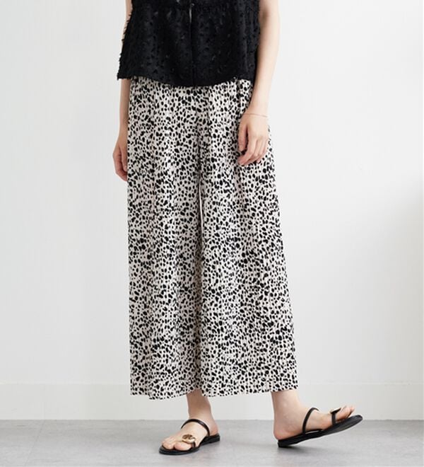 BELLUNA（ベルーナ）の「なめらか素材ゆったりプリーツパンツ（ワイドパンツ・ガウチョ）」｜詳細画像