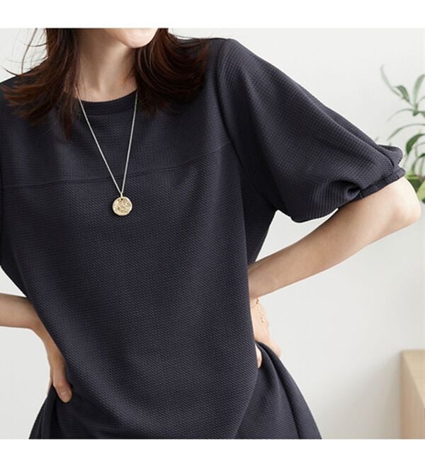 BELLUNA（ベルーナ）の「ポコポコ素材ふんわり袖チュニック（チュニック）」｜詳細画像