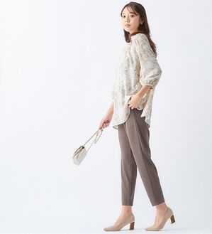 alotta（アロッタ）の「線画花柄バックリボンチュニック（チュニック）」｜ベージュ