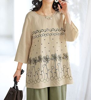 BELLUNA（ベルーナ）の「綿麻素材刺しゅう使いブラウス（ブラウス）」｜ベージュ系