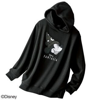 BELLUNA（ベルーナ）の「＜Ｄｉｓｎｅｙ＞【ミッキー】Ｆａｎｔａｓｉａサテンアップリケフードパーカー（トレーナー・スウェット）」｜ブラック
