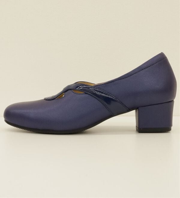 BELLUNA（ベルーナ）の「４Ｅ山羊革エナメルラインパンプス（パンプス）」｜詳細画像