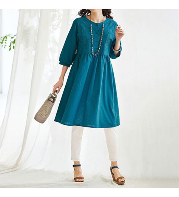 BELLUNA（ベルーナ）の「綿麻素材刺しゅうチュニックワンピース（チュニックワンピース）」｜詳細画像