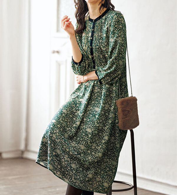 BELLUNA（ベルーナ）の「ビンテージ柄ピンタックデザインワンピース（その他ワンピース）」｜詳細画像