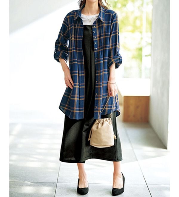 BELLUNA（ベルーナ）の「多ボタン使いチェック柄シャツチュニック（チュニック）」｜詳細画像