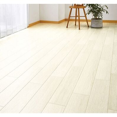 iellio（イエリオ）の「多機能クッションフロアシート＜簡単ロール式・フローリング調・防水・はっ水・日本製・抗菌・防カビ・防炎＞（カーペット）」