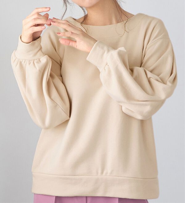 alotta（アロッタ）の「あったか裏ファー袖タックスウェット（カットソー）」｜エクリュ