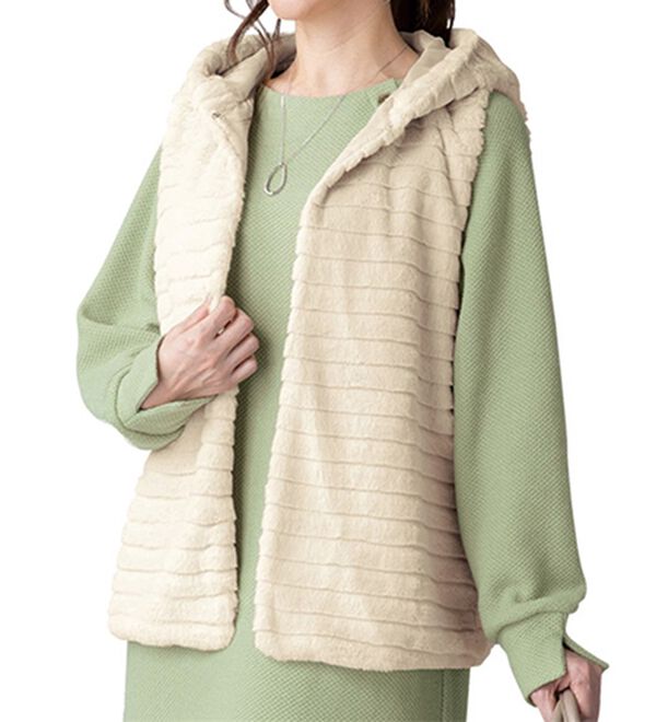 ルフラン（ルフラン）の「ファー素材ベスト（ベスト）」｜アイボリー