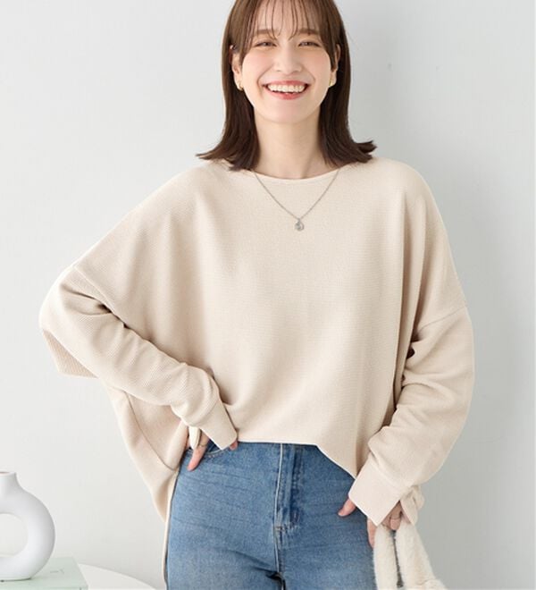 Viola e Viola（ヴィオラ エ ヴィオラ）の「ふくれジャカードドルマントップス（カットソー）」｜グレージュ