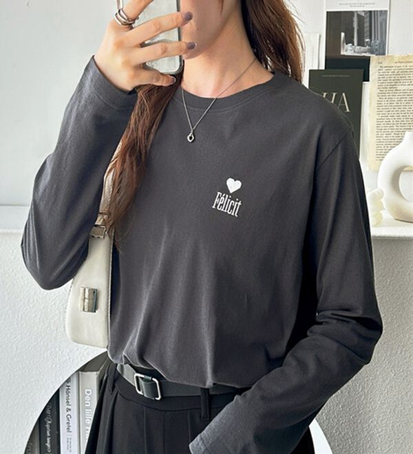 GeeRA（ジーラ）の「ハートデザイン刺繍ロンＴ（カットソー）」｜チャコール