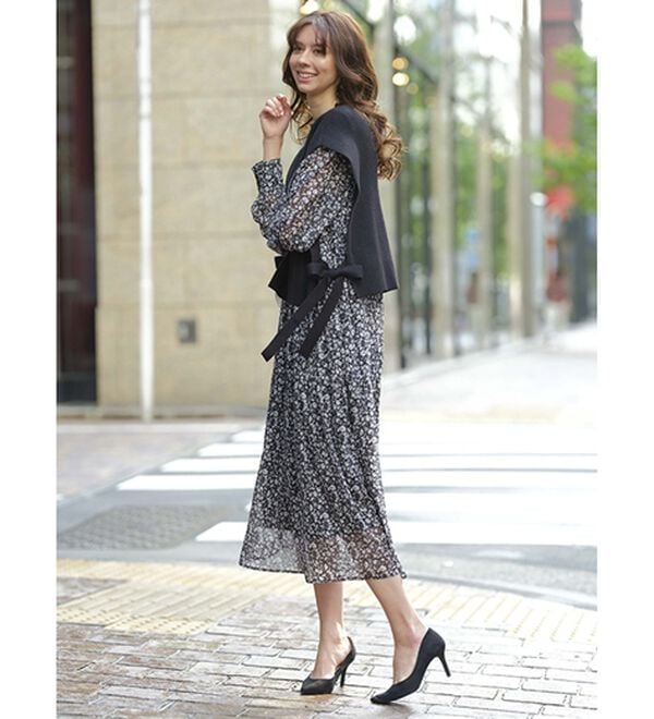 BELLUNA（ベルーナ）の「ベスト付花柄ワンピース（プリントワンピース）」｜詳細画像