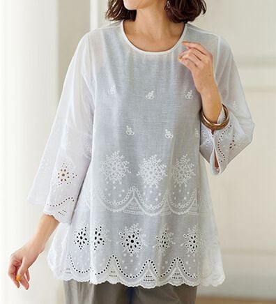 BELLUNA（ベルーナ）の「気になる夏の二の腕隠し！綿１００％刺しゅうブラウス（ブラウス）」