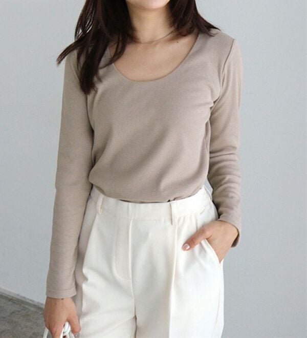 Pierrot（ピエロ）の「【ネックが選べる】テレコリブカットソー（カットソー）」｜詳細画像