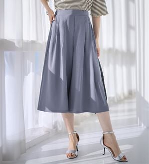 alotta（アロッタ）の「【選べる２丈】上品ドレープパンツ（ワイドパンツ・ガウチョ）」｜スモーキーブルー／ショート丈