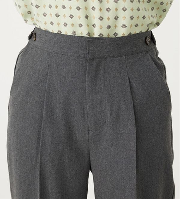 BELLUNA（ベルーナ）の「こっそりおなかがラクラク！ボタン使いウエスト調整テーパードパンツ（テーパードパンツ）」｜詳細画像