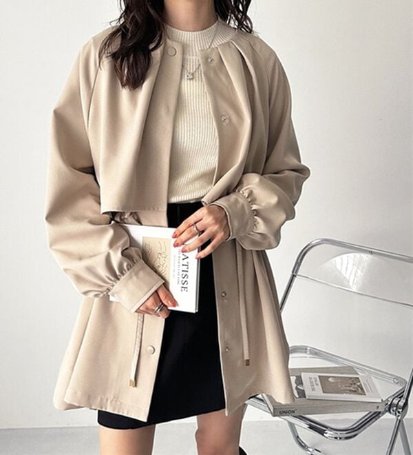 GeeRA（ジーラ）の「ケープデザインミドル丈マンパー（ブルゾン）」｜詳細画像