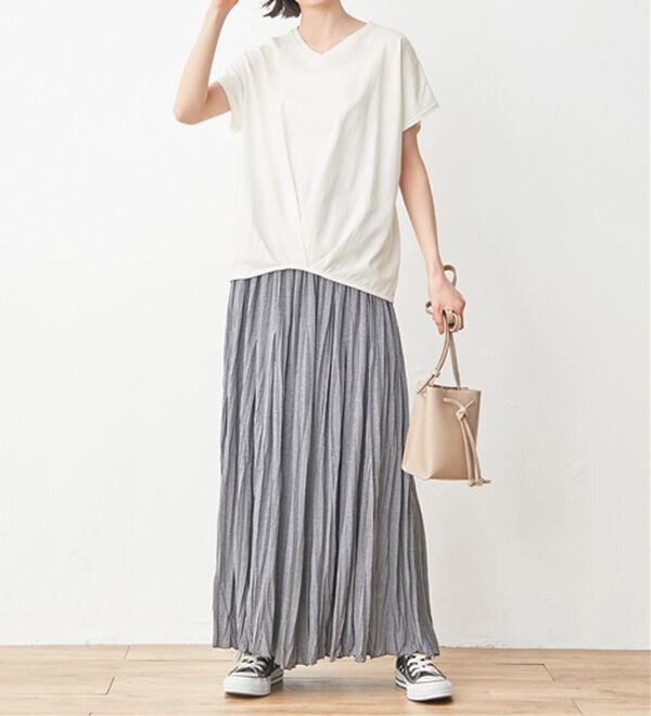 Viola e Viola（ヴィオラ エ ヴィオラ）の「綿１００％ゆったり裾タックＴシャツ（Tシャツ）」｜詳細画像