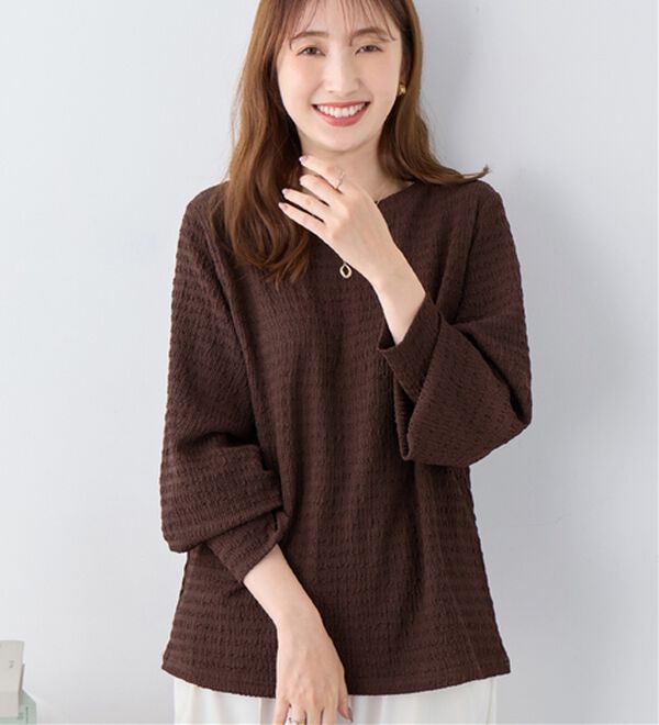 alotta（アロッタ）の「着映えジャカード素材パフ袖ゆるトップス（カットソー）」｜ブラウン