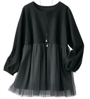 BELLUNA（ベルーナ）の「お出かけがしたくなる！チュール重ねプルオーバー（ネックレス付）（カットソー）」｜黒