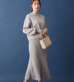 alotta（アロッタ）の「パール調ボタンニット＆キャミワンピース（アンサンブル）」｜ライトグレー