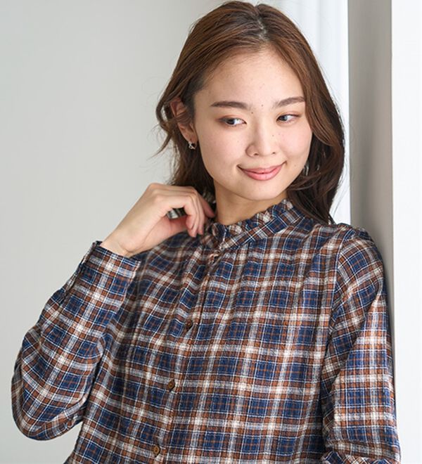 BELLUNA（ベルーナ）の「柔らかコットン衿フリルシャツ（ブラウス）」｜詳細画像