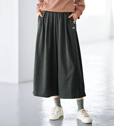 BELLUNA（ベルーナ）の「＜ＦＩＬＡ＞裏起毛ポンチ素材タック使いガウチョパンツ（ワイドパンツ・ガウチョ）」