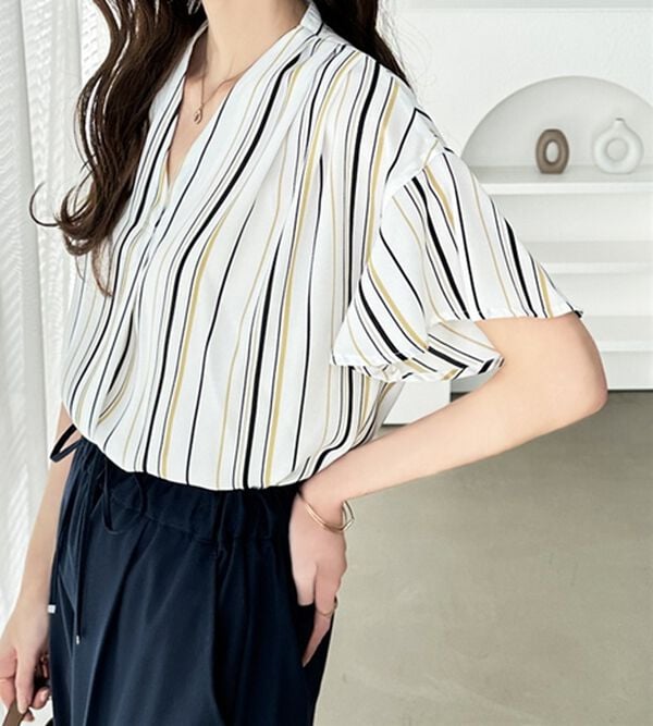 GeeRA（ジーラ）の「【再入荷】サラサラ涼しい！着やせも叶うフレアー袖ブラウス（ブラウス）」｜詳細画像