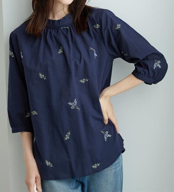 BELLUNA（ベルーナ）の「綿100％とび花刺しゅうブラウス（ブラウス）」｜詳細画像