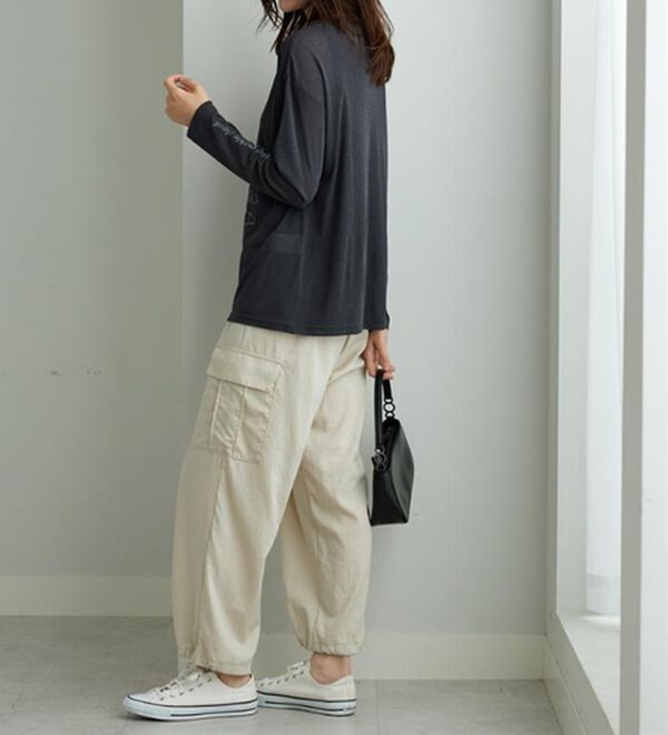 BELLUNA（ベルーナ）の「シアー素材ラクガキ風ロゴプルオーバー（カットソー）」｜詳細画像