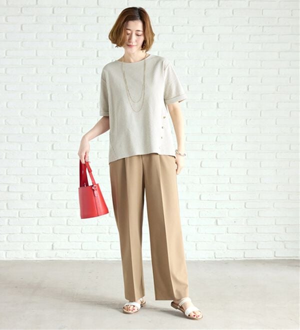 BELLUNA（ベルーナ）の「サッカー素材裾ボタンプルオーバー（カットソー）」｜詳細画像