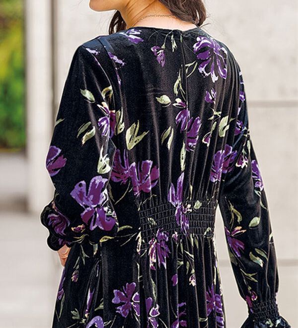 美品✨ドルチェ＆ガッバーナ 花柄 ボウタイワンピース ベロア 丸襟 36 フレア 美品✨ドルチェ＆ガッバーナ 花柄 ボウタイワンピース ベロア