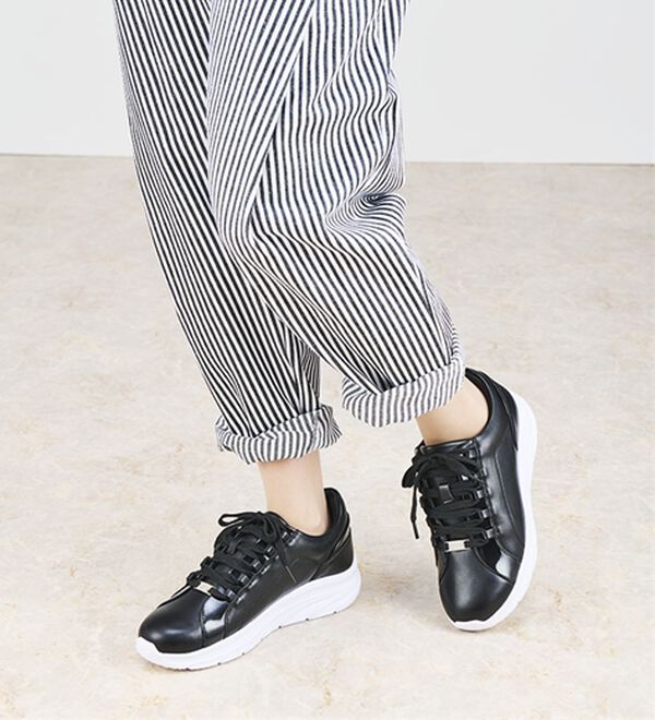 ルフラン（ルフラン）の「４Ｅエナメル切替美脚見せスニーカー（スニーカー）」｜詳細画像