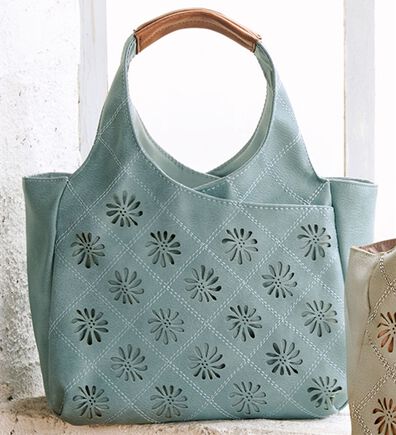 BELLUNA（ベルーナ）の「フラワーカットワーク手提げ（ハンドバッグ）」