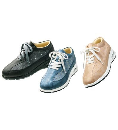 BELLUNA（ベルーナ）の「５Ｅ厚底スタッズ使いスニーカー（スニーカー）」