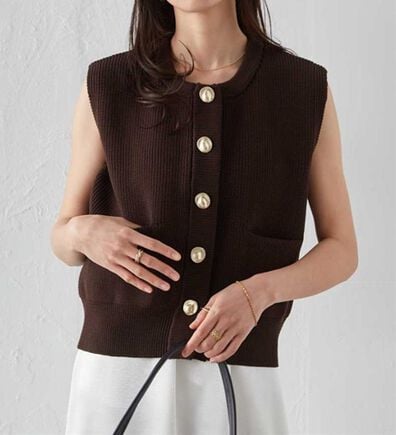 RANAN（ラナン）の「ニュアンスボタンニットベスト（ベスト）」