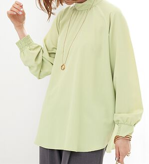 BELLUNA（ベルーナ）の「スタンド衿デザイン上品ブラウス（ブラウス）」｜グリーン