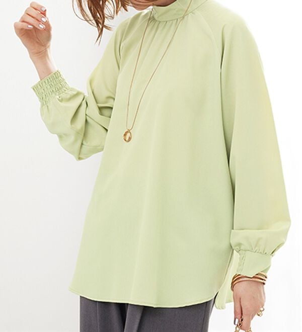 BELLUNA（ベルーナ）の「スタンド衿デザイン上品ブラウス（ブラウス）」｜グリーン