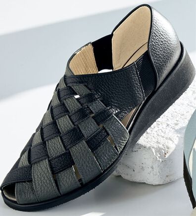 BELLUNA（ベルーナ）の「４Ｅイタリアンレザー編み込みシューズ（サンダル・ミュール）」