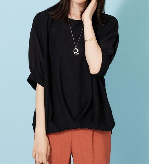 BELLUNA（ベルーナ）の「【新色追加】&ldquo;2点セット&rdquo;ネックレス付！異素材裾タックプルオーバー（カットソー）」｜詳細画像