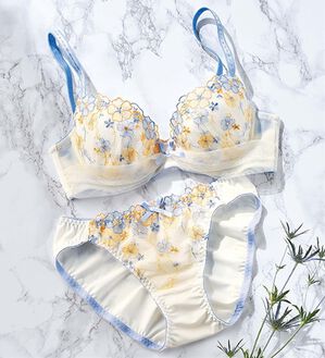 YU'NOW（ユナウ）の「【デザイン豊富】大人ｓｗｅｅｔプチプラブラ＆ショーツセット（ブラジャー＆ショーツセット）」｜クリーム系フラワーレース