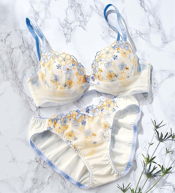 YU'NOW（ユナウ）の「【デザイン豊富】大人ｓｗｅｅｔプチプラブラ＆ショーツセット（ブラジャー＆ショーツセット）」｜クリーム系フラワーレース