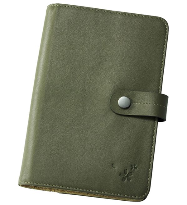 BELLUNA（ベルーナ）の「貴重品を上手に収納できる多収納本革財布（財布・パスケース）」｜グリーン