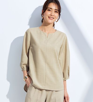 BELLUNA（ベルーナ）の「【シワになりにくい】ひんやりリネンライク素材キーネックブラウス・ワイドパンツ（ブラウス）」
