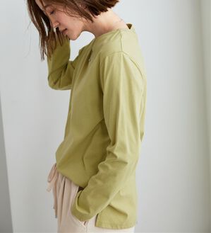 BELLUNA（ベルーナ）の「綿１００％大人顔サマ見えプルオーバー（カットソー）」｜ライムグリーン