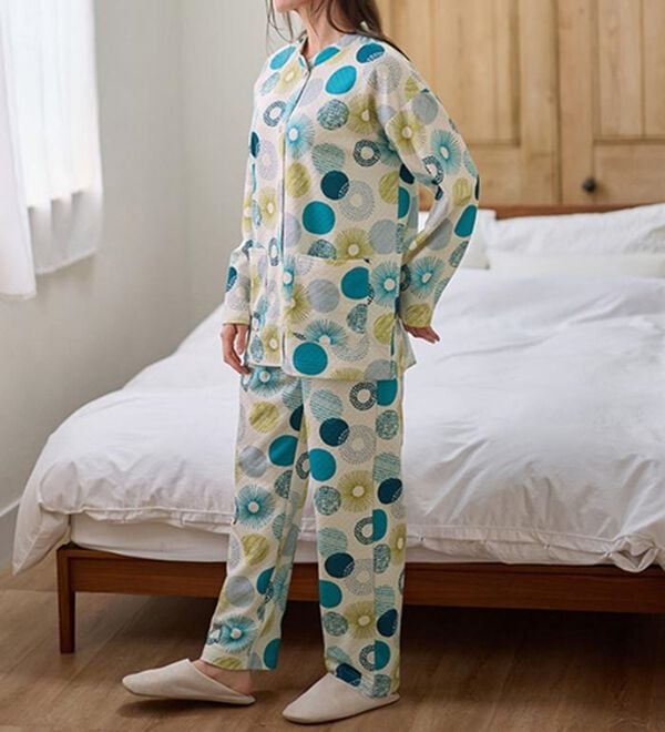 LAVIENNE（ラヴィエンヌ）の「綿入りキルトパジャマ（パジャマ・ルームウェア）」｜詳細画像